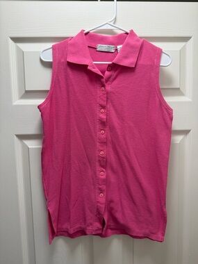 Carolyn Taylor Sleeveless Button-Down Top in Hot Pink